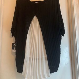 Simply Vera Split Back Top